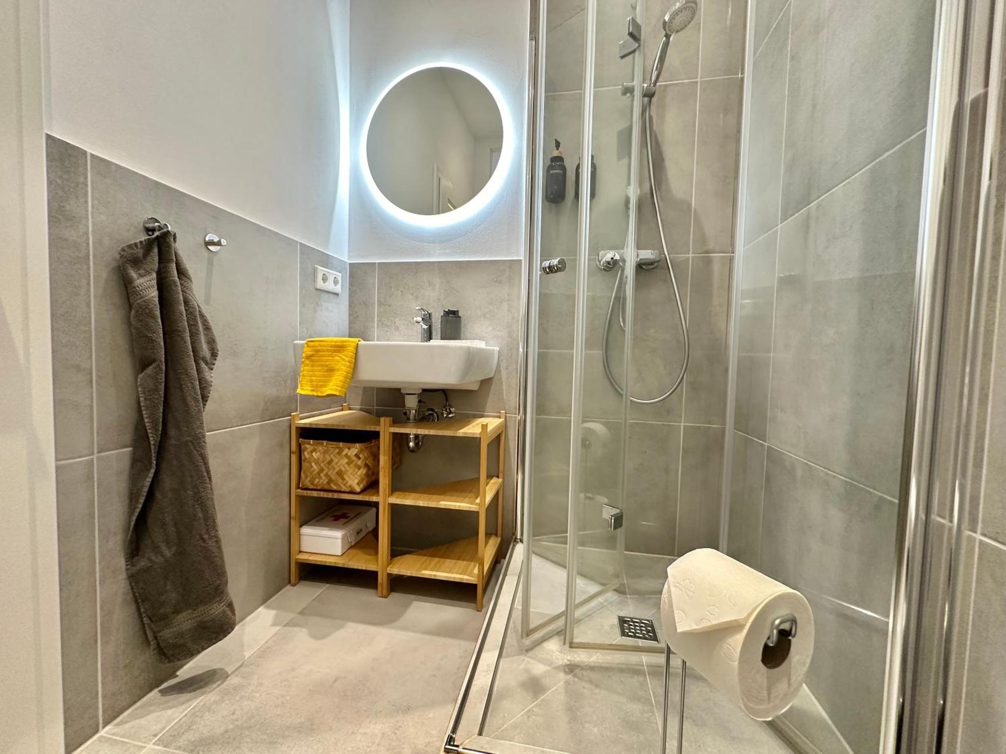 250M Rhine - Quiet Appartement Near Centralstation- Secretplace-K-111-S Koblenz  Luaran gambar