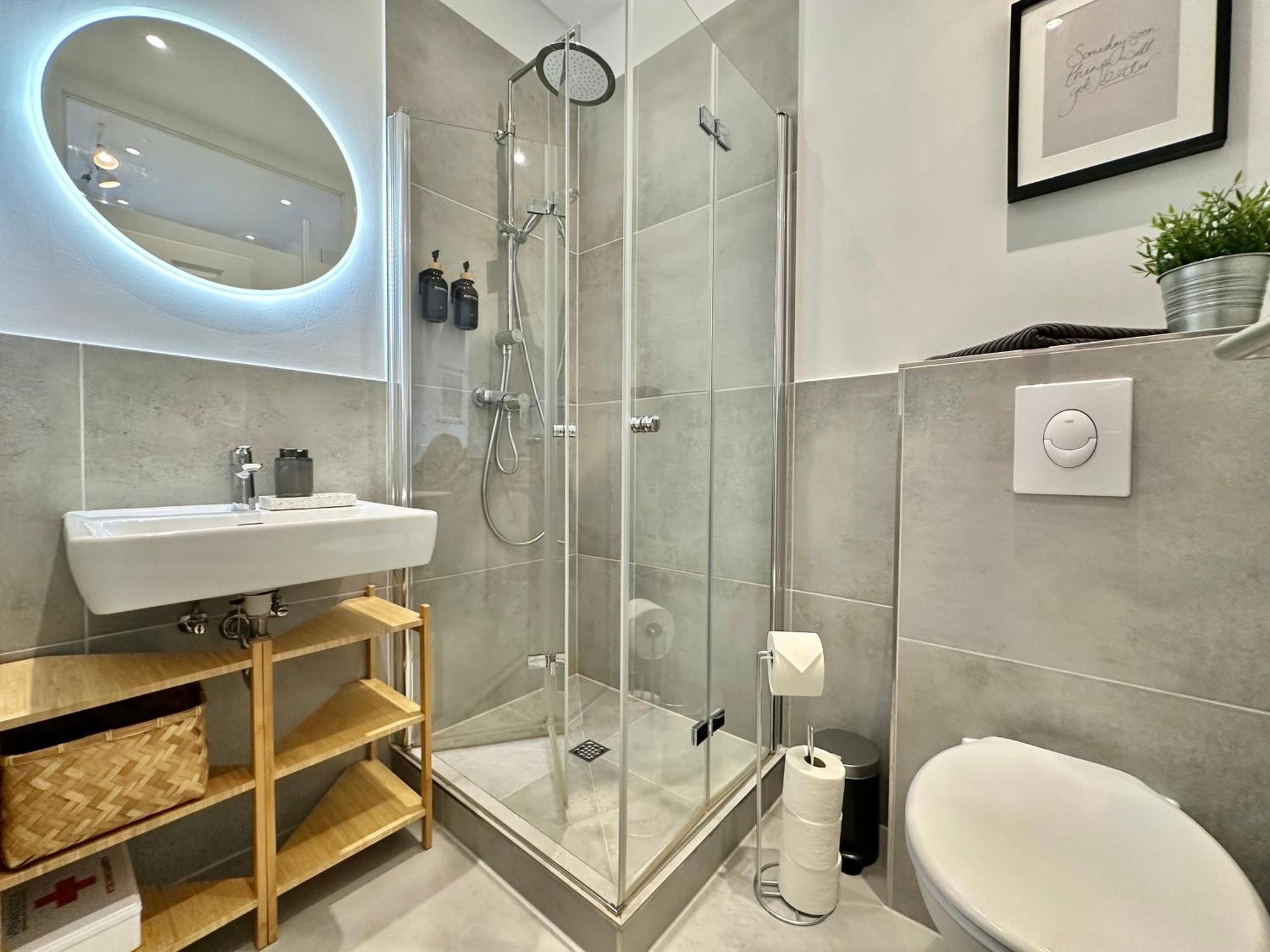 250M Rhine - Quiet Appartement Near Centralstation- Secretplace-K-111-S Koblenz  Luaran gambar