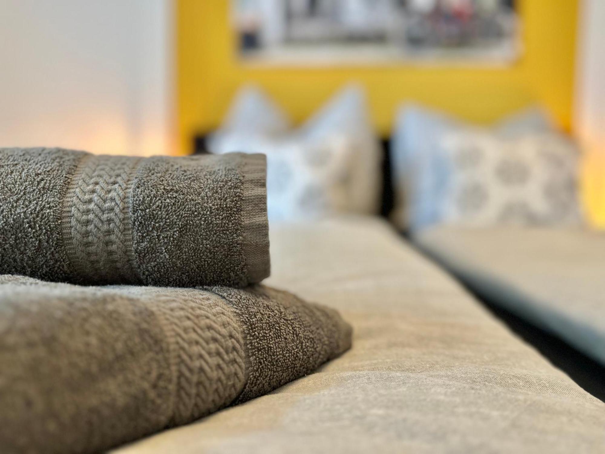 250M Rhine - Quiet Appartement Near Centralstation- Secretplace-K-111-S Koblenz  Luaran gambar